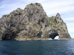 bay of islands hole in the rock1c